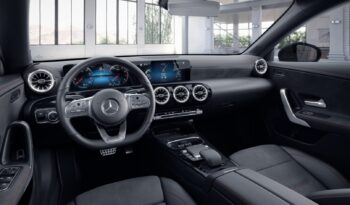 Mercedes-Benz CLA 200 AMG full